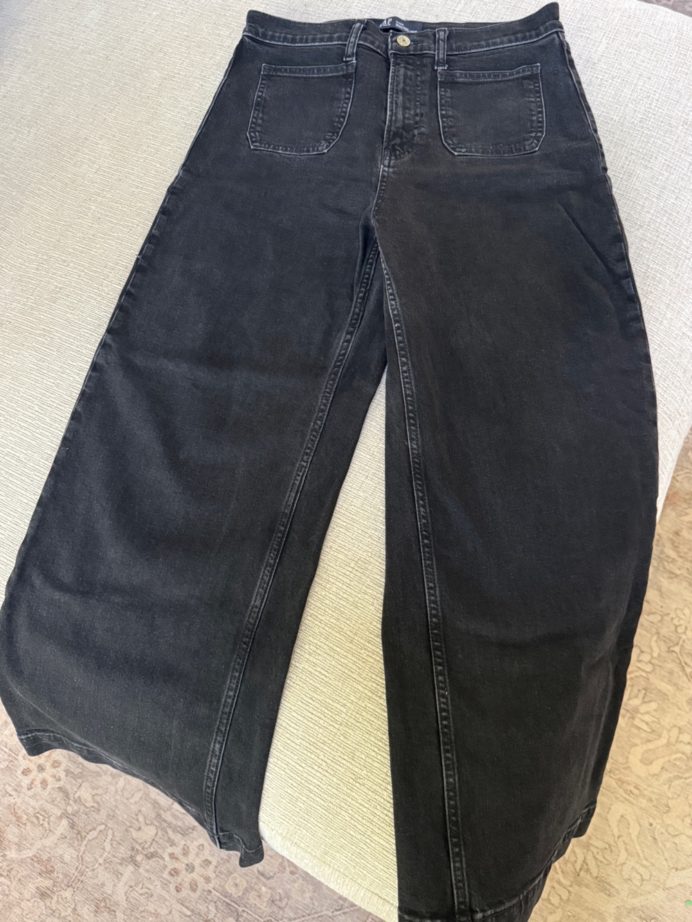 GAP Women’s Black Relaxed Wide-Leg Jeans Size 8/29